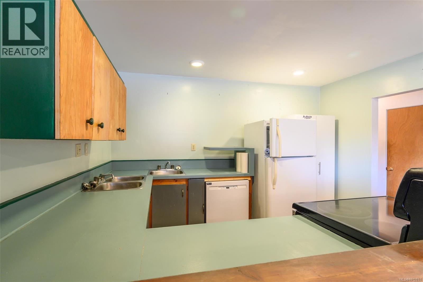 Photo 11 of 670 Kelsey Way, Sayward BC