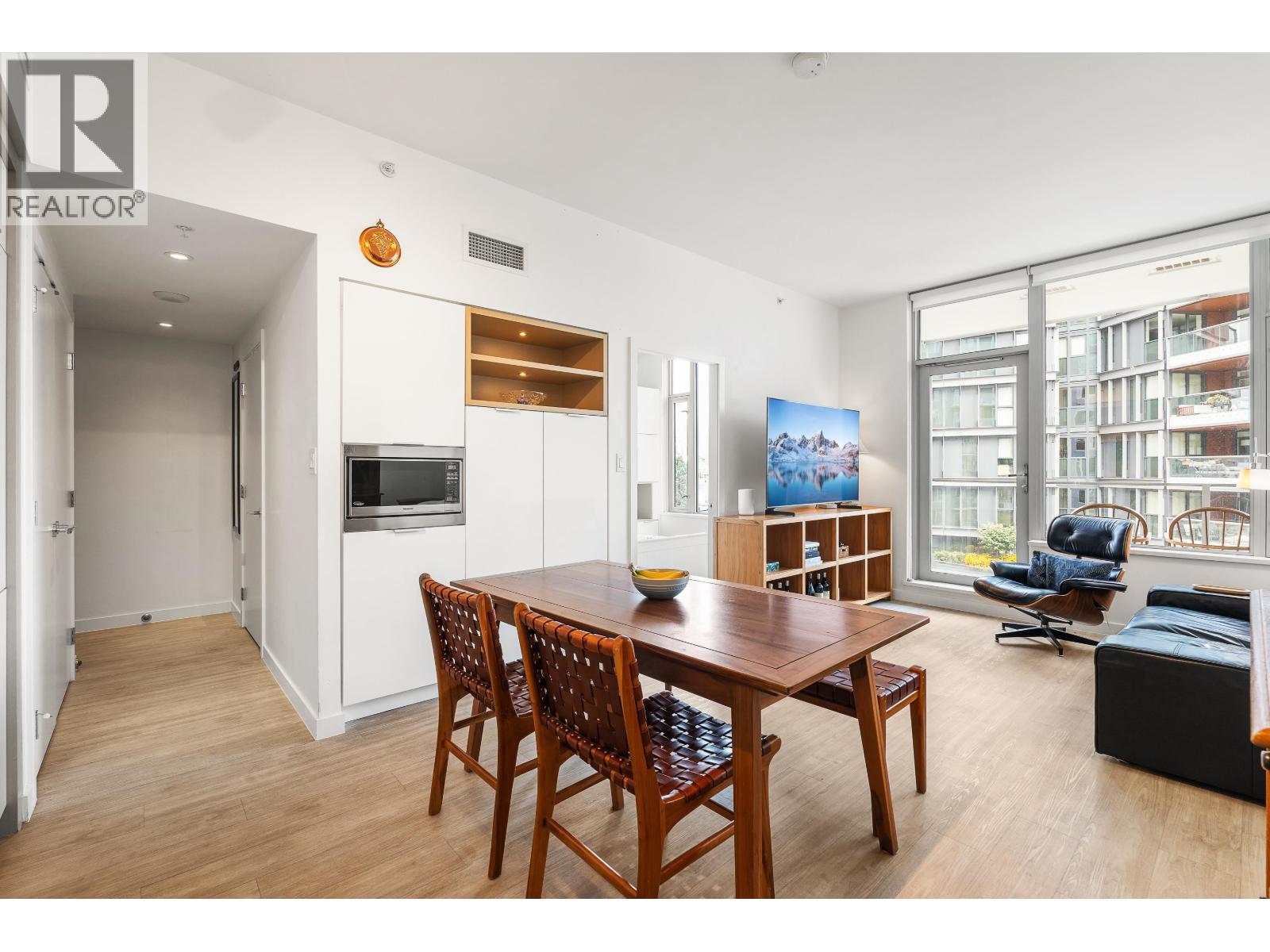Photo 8 of 501 1661 Quebec Street, Vancouver BC