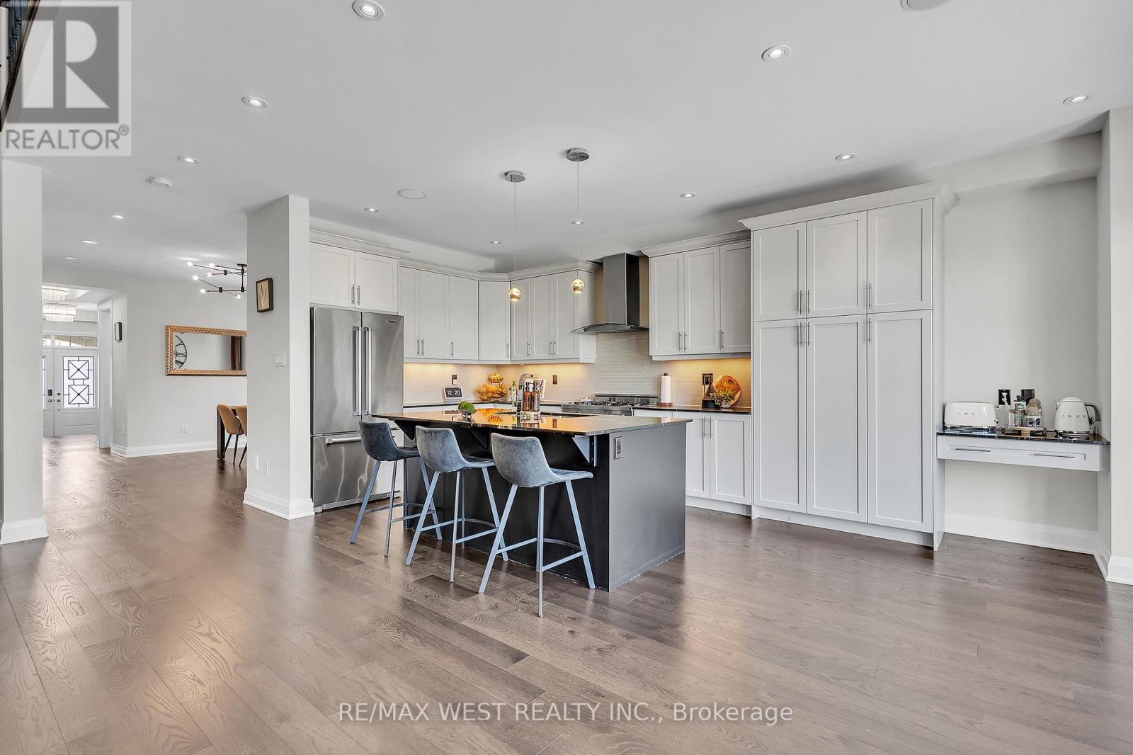 Photo 10 of 41 Pelee Avenue, Vaughan ON