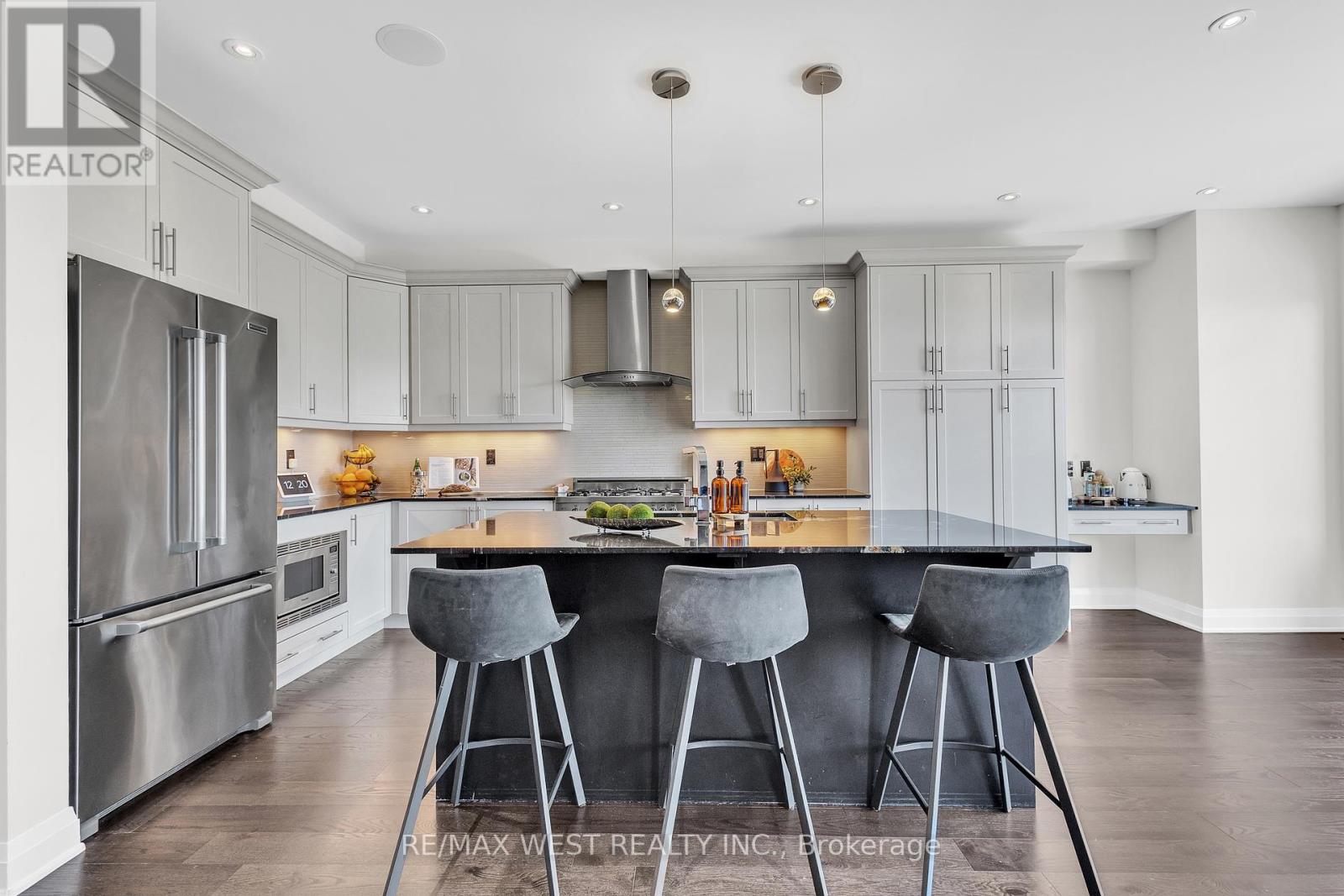 Photo 11 of 41 Pelee Avenue, Vaughan ON