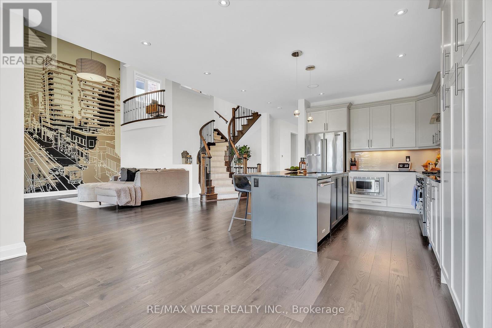 Photo 13 of 41 Pelee Avenue, Vaughan ON