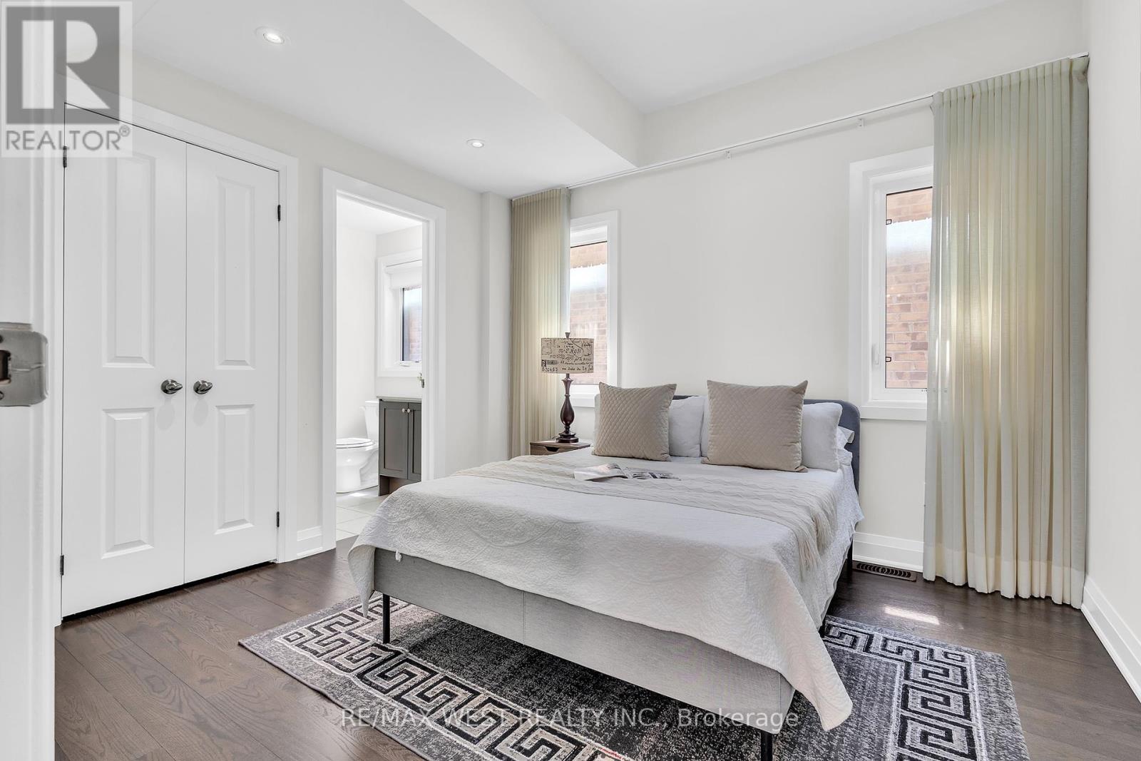 Photo 15 of 41 Pelee Avenue, Vaughan ON