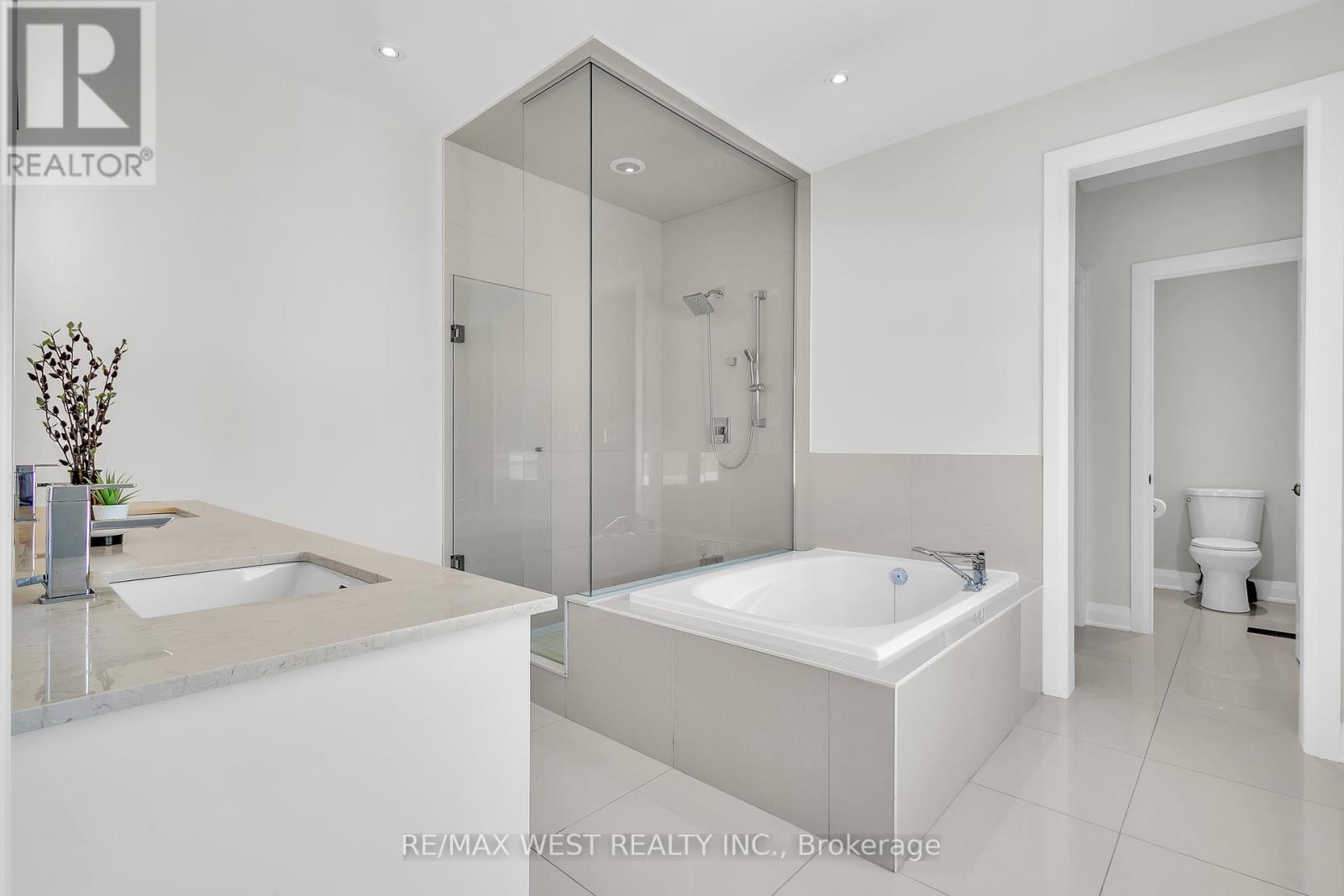 Photo 22 of 41 Pelee Avenue, Vaughan ON