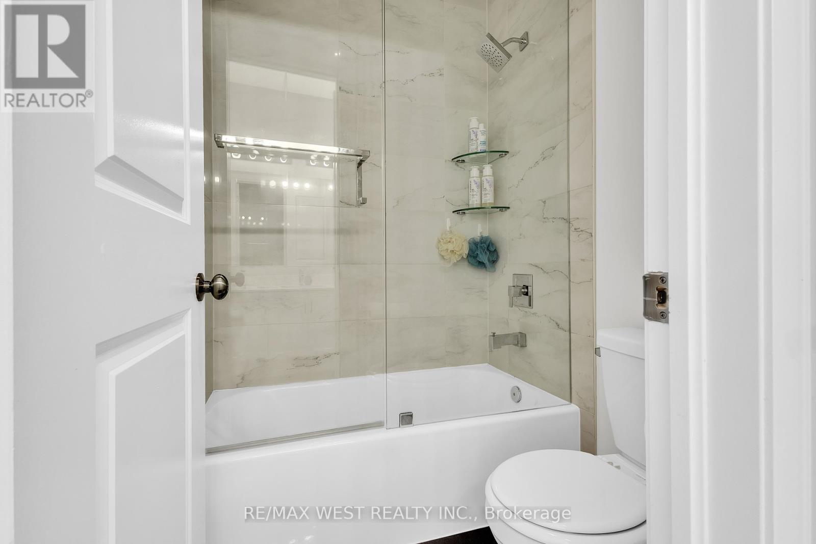 Photo 27 of 41 Pelee Avenue, Vaughan ON