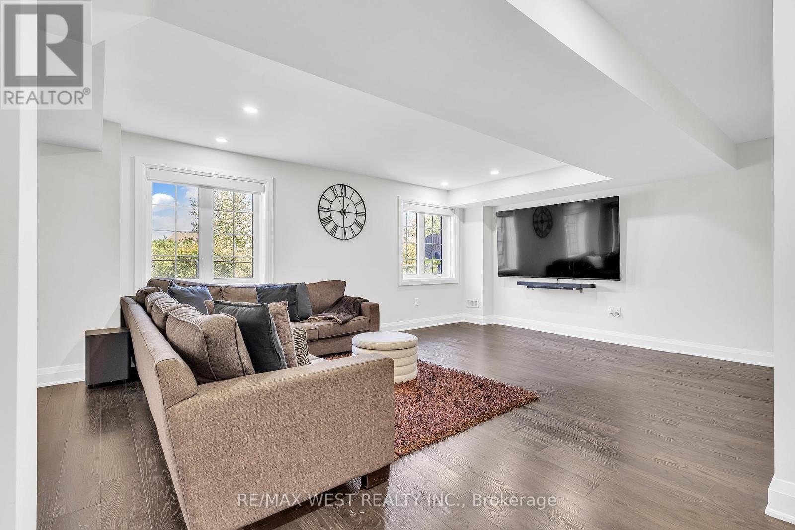 Photo 32 of 41 Pelee Avenue, Vaughan ON