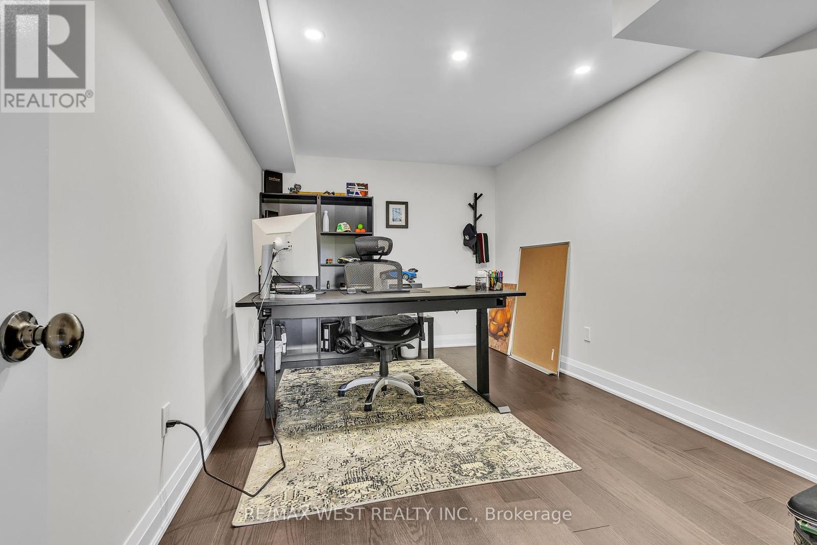 Photo 34 of 41 Pelee Avenue, Vaughan ON