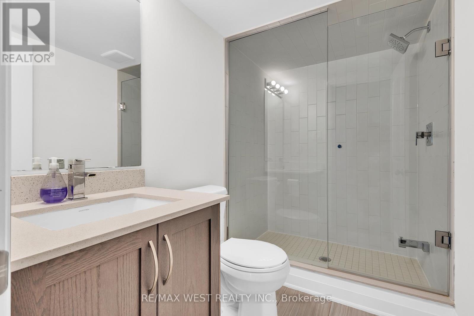 Photo 35 of 41 Pelee Avenue, Vaughan ON