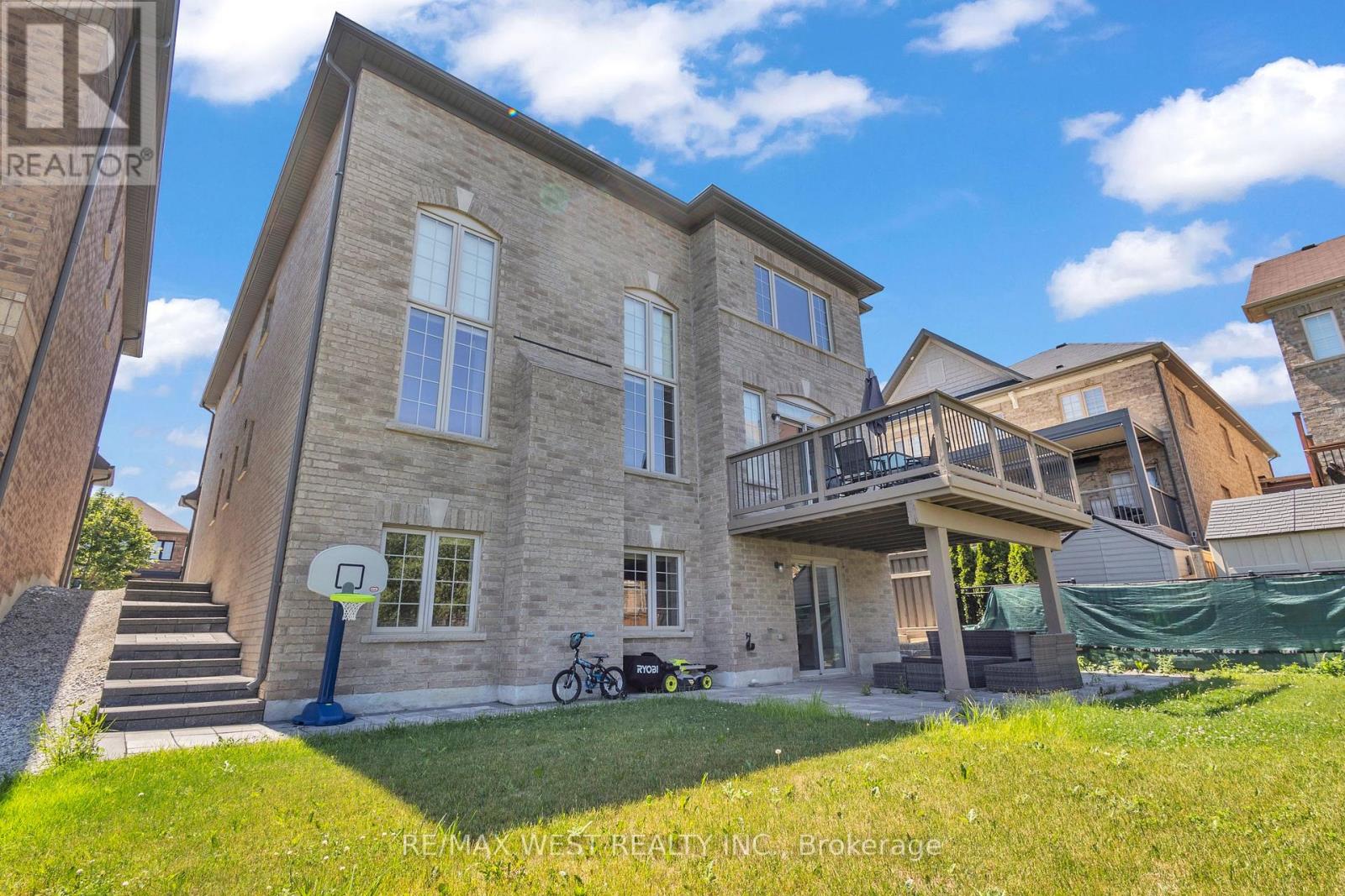 Photo 37 of 41 Pelee Avenue, Vaughan ON