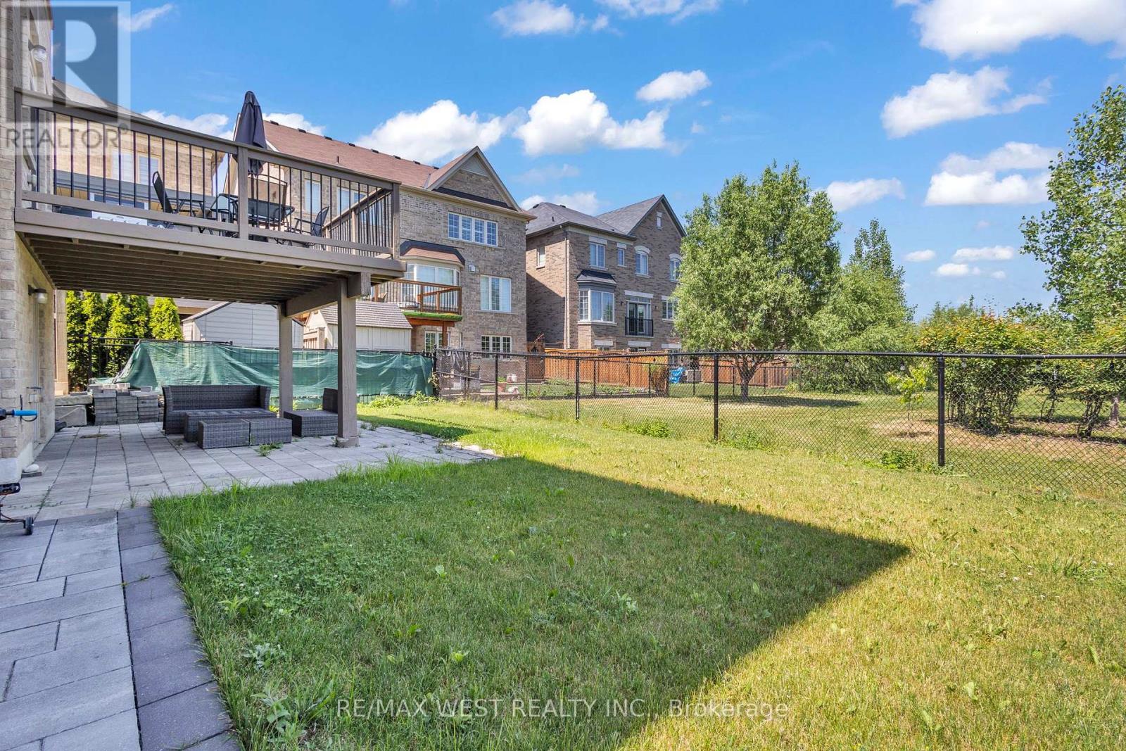 Photo 38 of 41 Pelee Avenue, Vaughan ON
