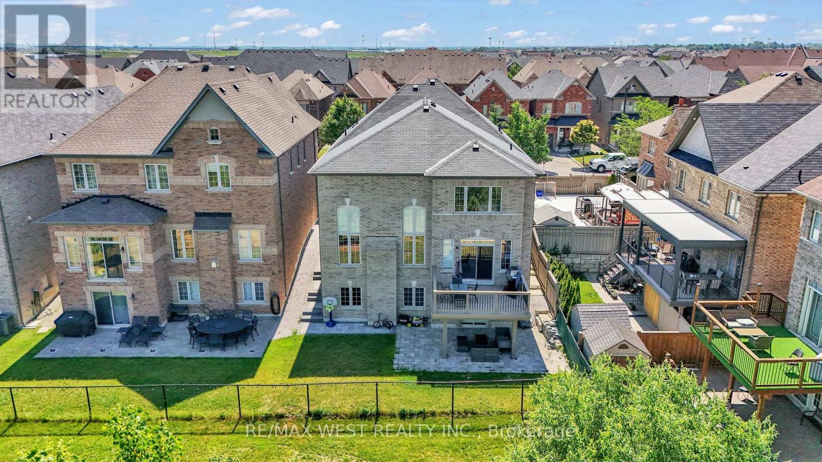 Photo 39 of 41 Pelee Avenue, Vaughan ON