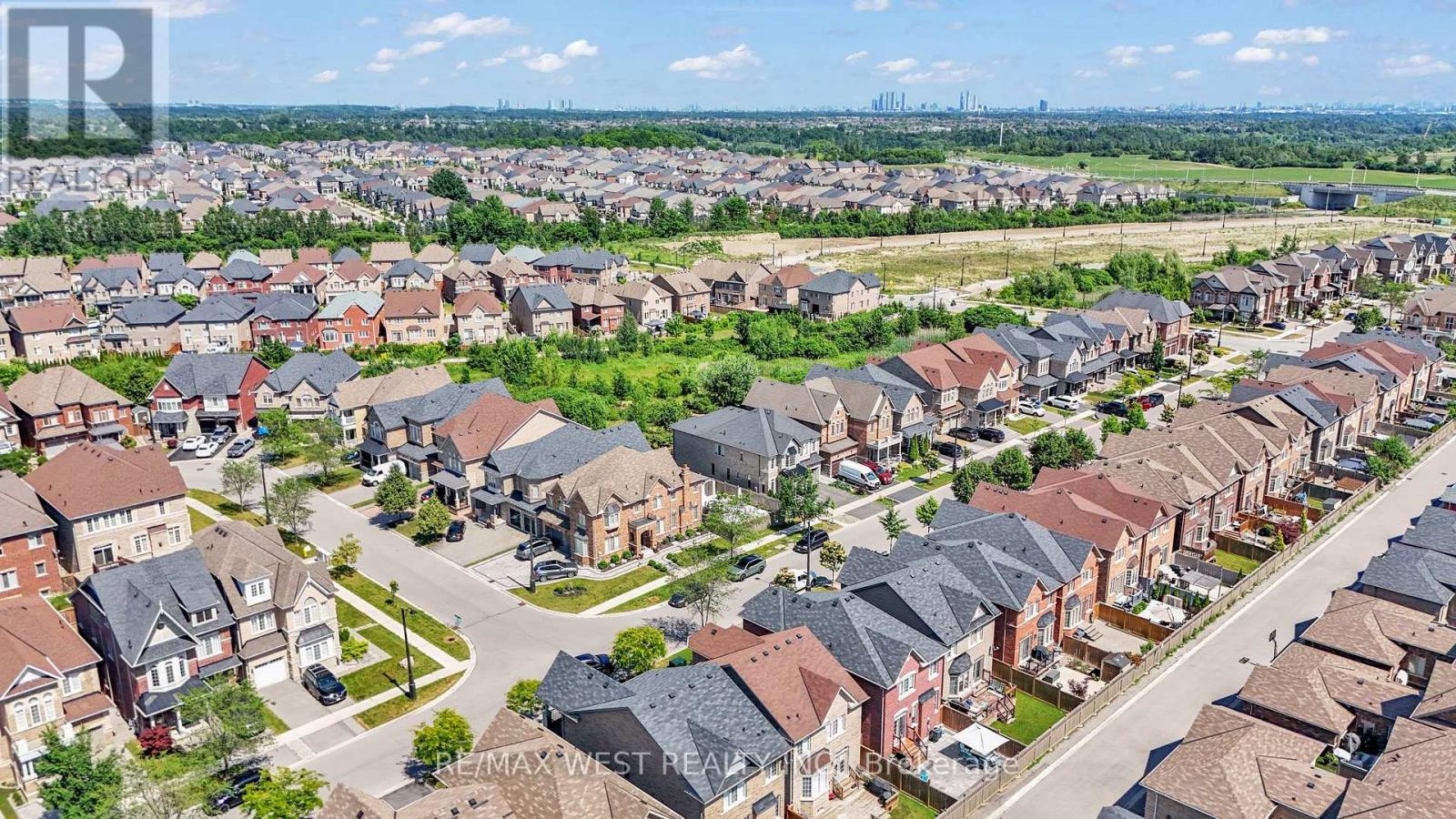 Photo 41 of 41 Pelee Avenue, Vaughan ON