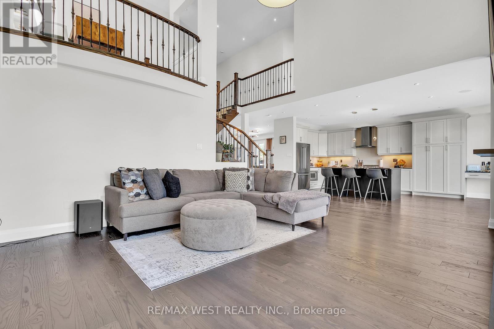 Photo 7 of 41 Pelee Avenue, Vaughan ON