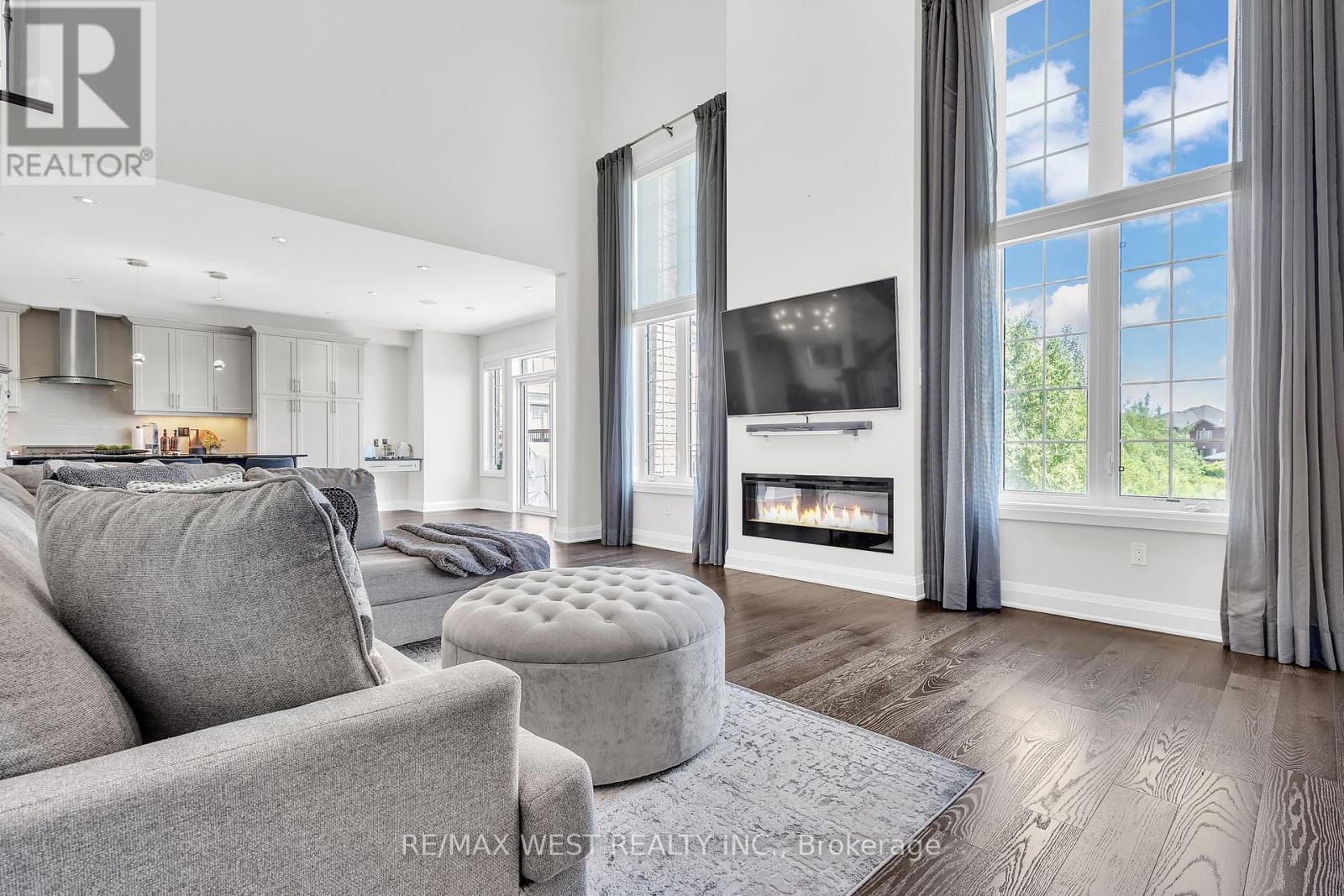 Photo 8 of 41 Pelee Avenue, Vaughan ON
