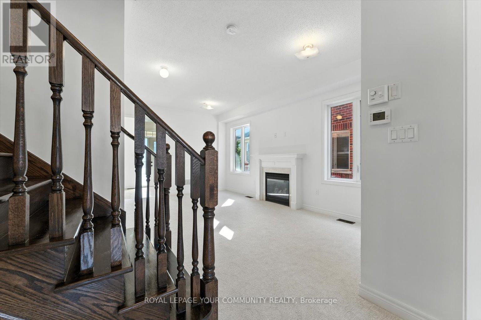 Photo 11 of 23 Lucida Court, Whitchurchstouffville ON