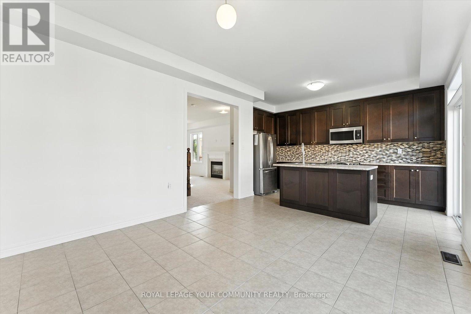 Photo 13 of 23 Lucida Court, Whitchurchstouffville ON