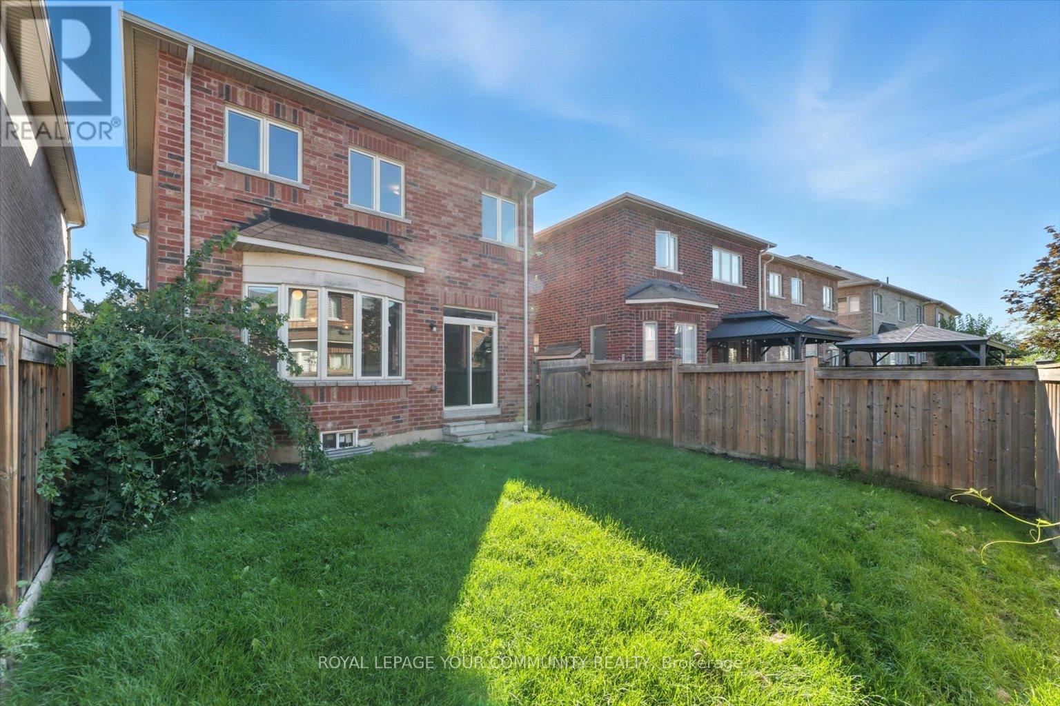 Photo 37 of 23 Lucida Court, Whitchurchstouffville ON