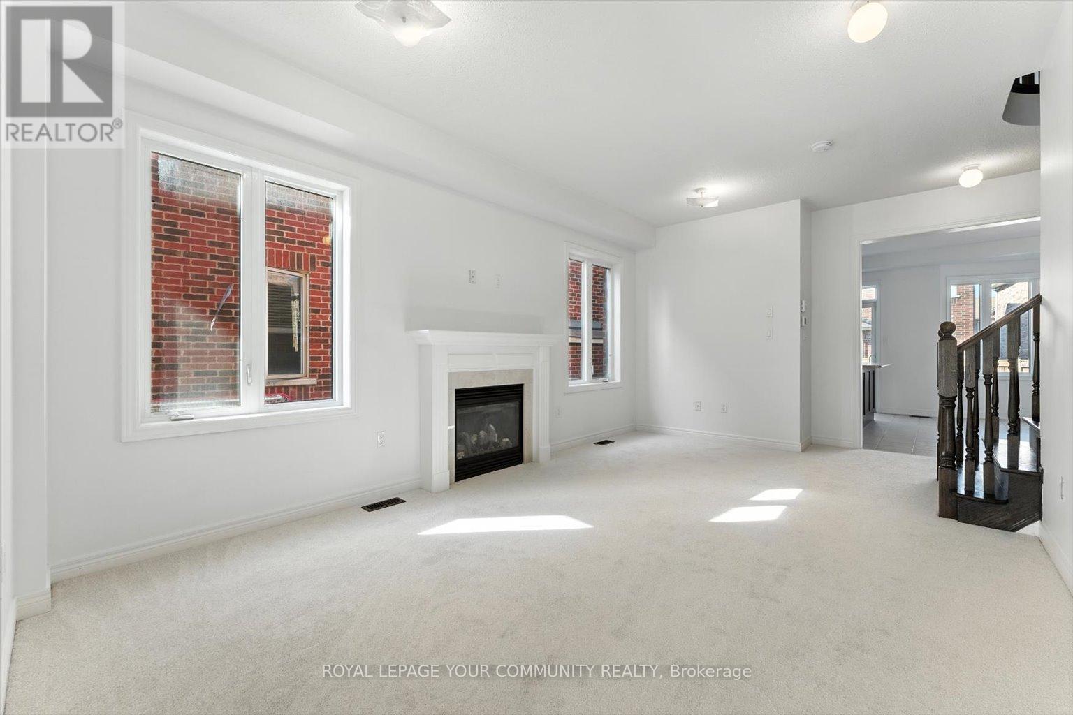 Photo 6 of 23 Lucida Court, Whitchurchstouffville ON