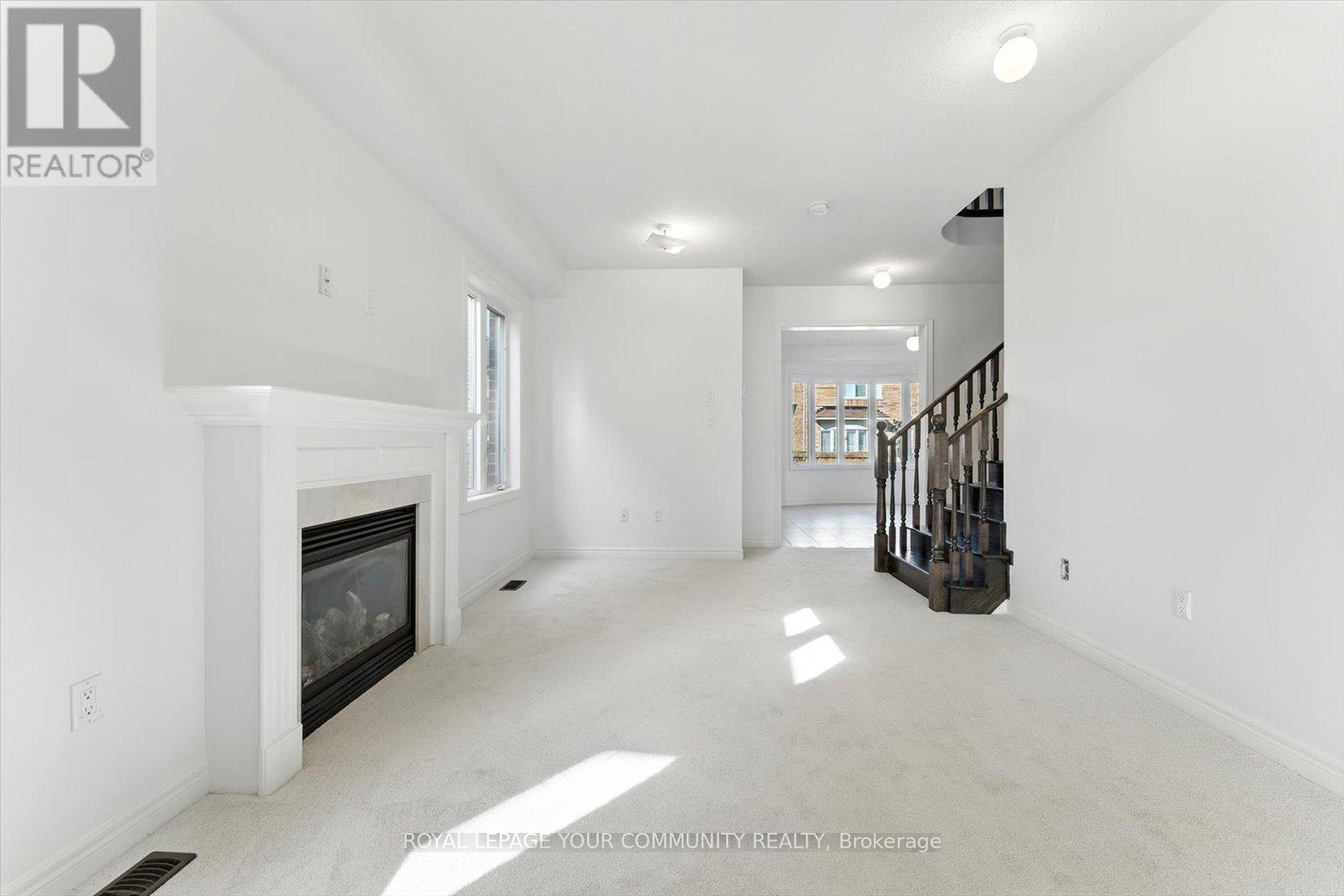 Photo 8 of 23 Lucida Court, Whitchurchstouffville ON