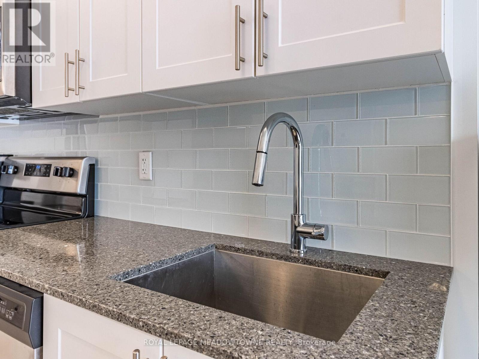 Photo 23 of 216 9700 Ninth Line, Markham ON