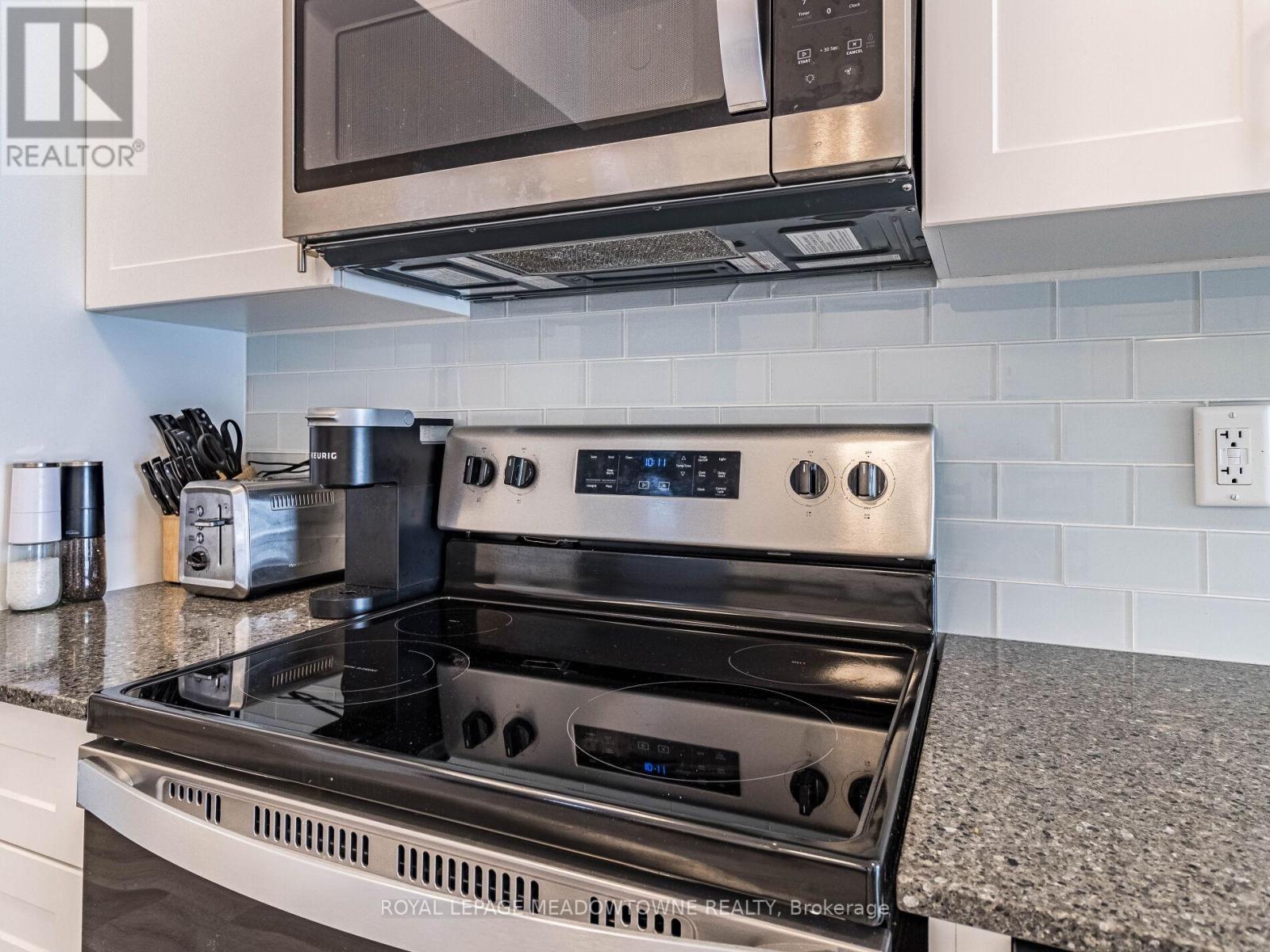 Photo 24 of 216 9700 Ninth Line, Markham ON