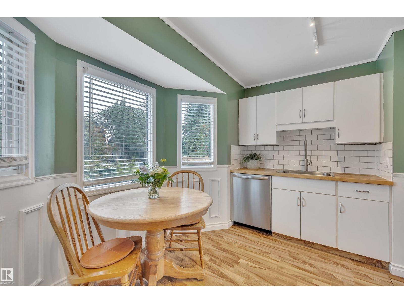 Photo 18 of 7225 95 St Nw, Edmonton AB