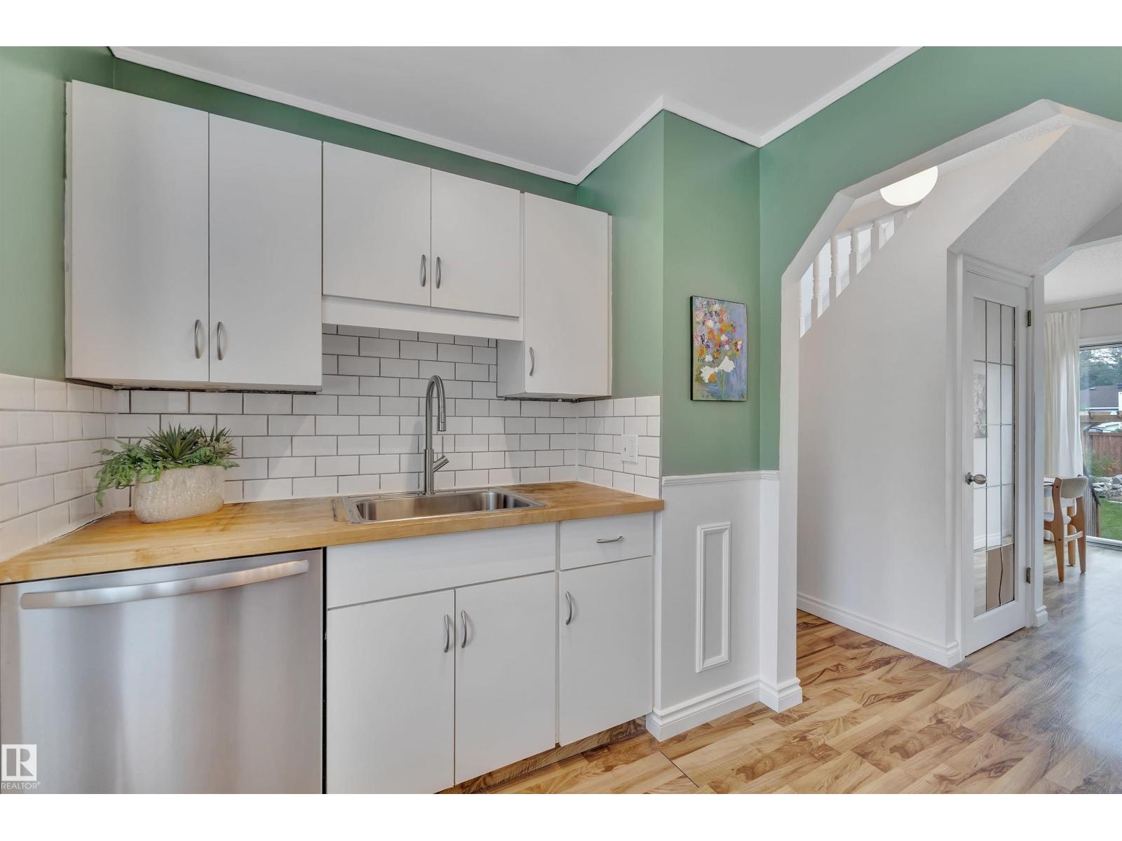 Photo 20 of 7225 95 St Nw, Edmonton AB