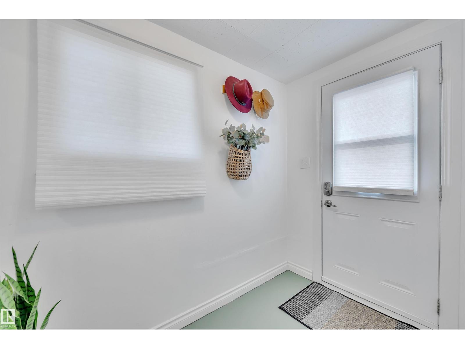 Photo 27 of 7225 95 St Nw, Edmonton AB