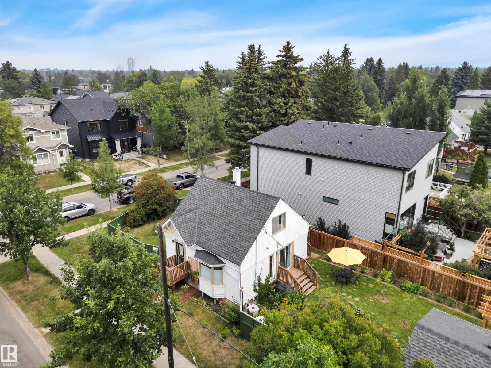 Photo 3 of 7225 95 St Nw, Edmonton AB