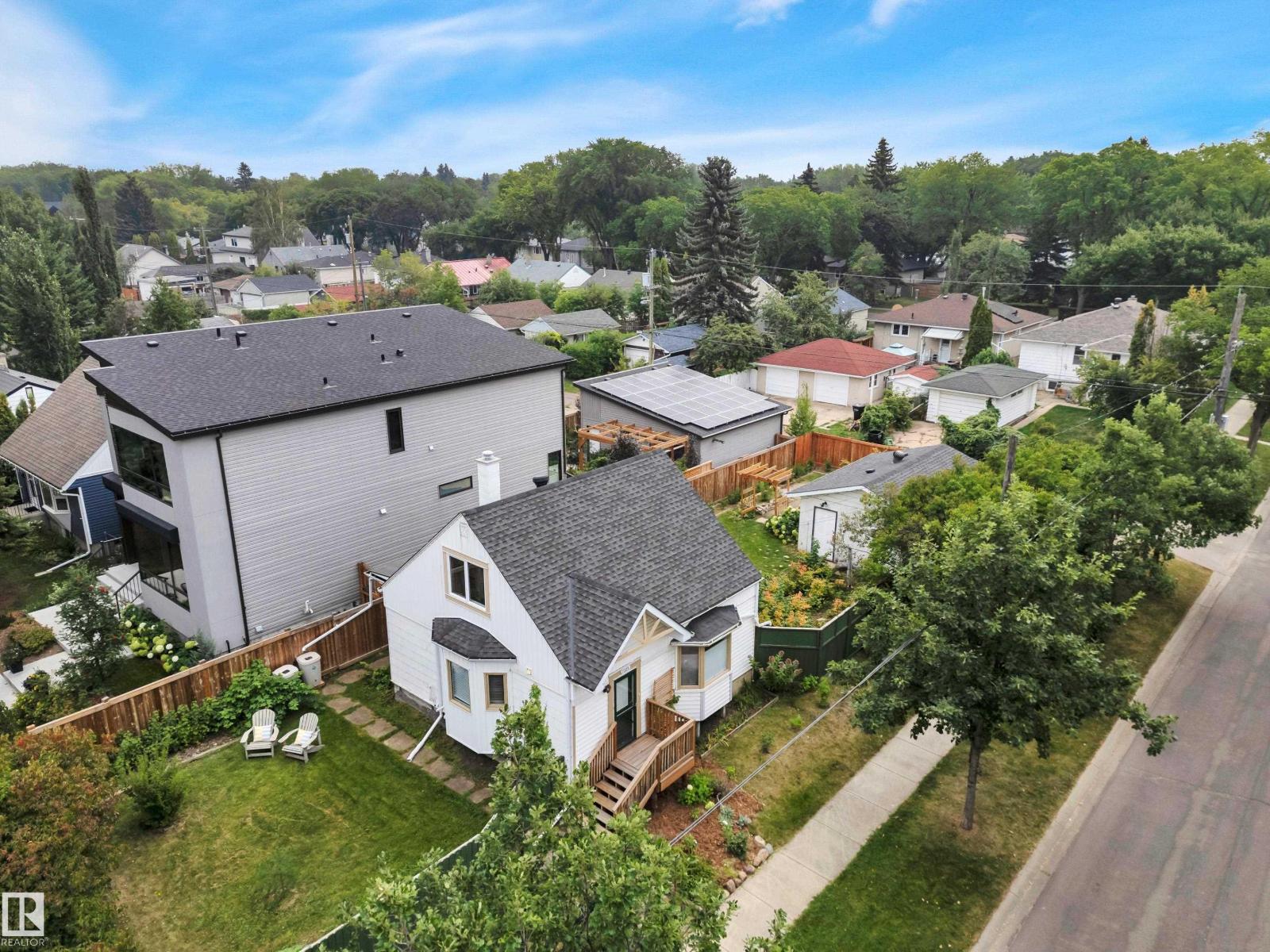 Photo 5 of 7225 95 St Nw, Edmonton AB