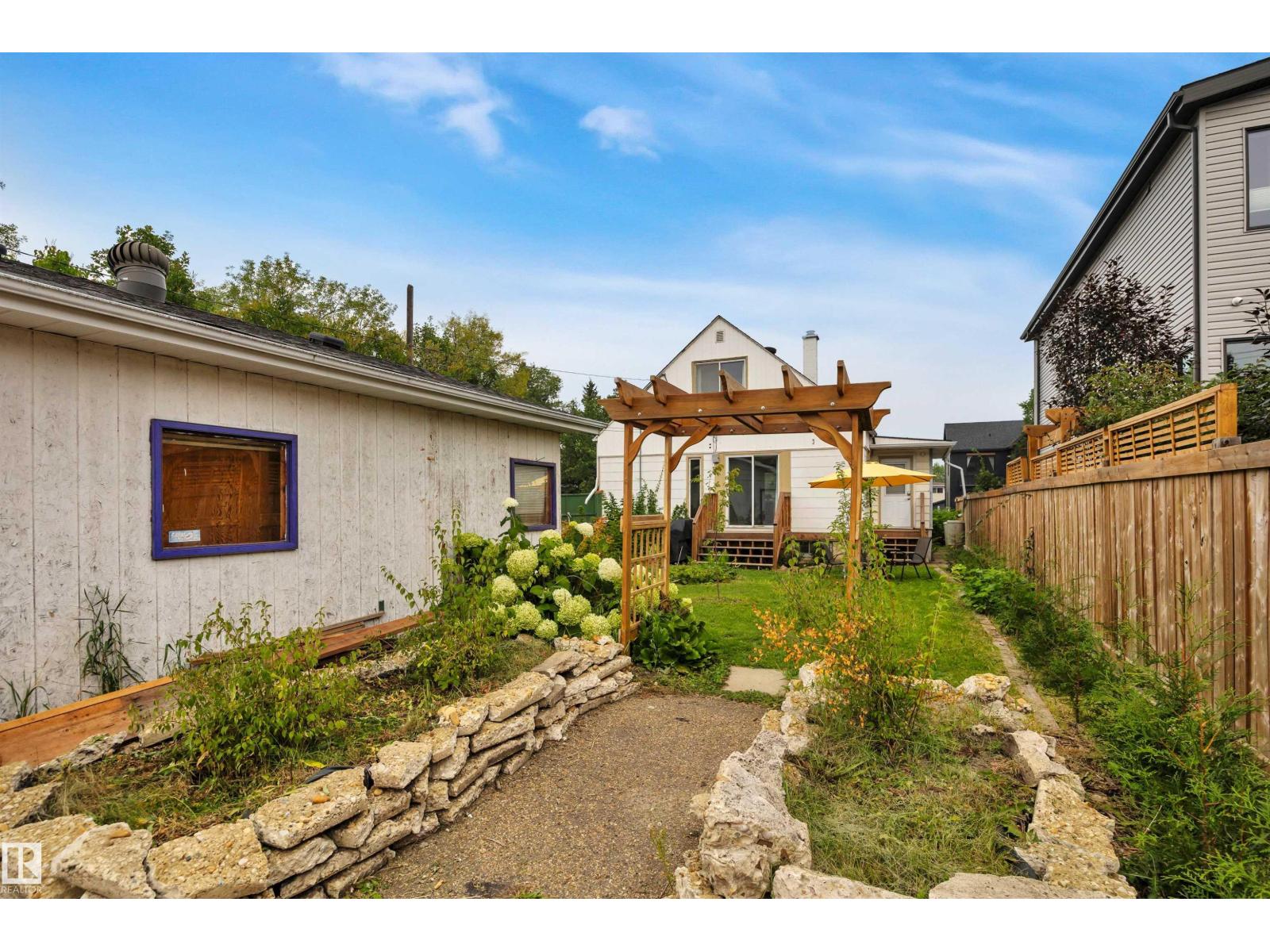 Photo 52 of 7225 95 St Nw, Edmonton AB