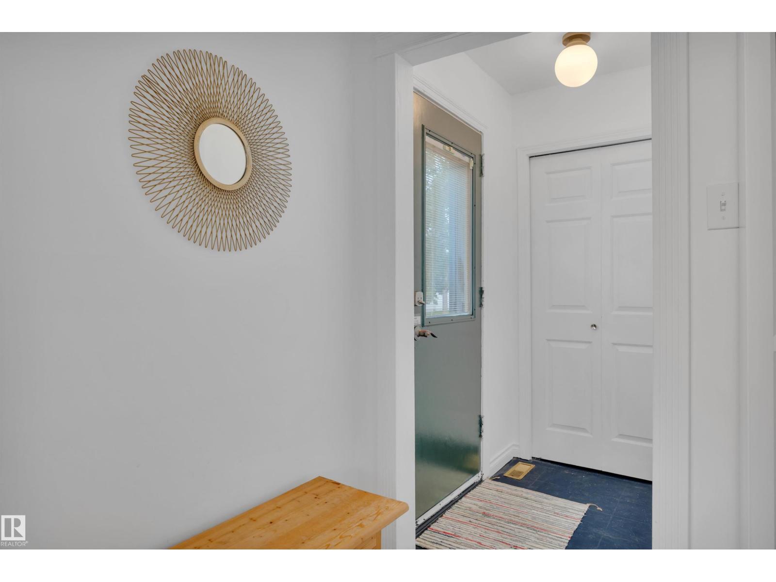 Photo 7 of 7225 95 St Nw, Edmonton AB
