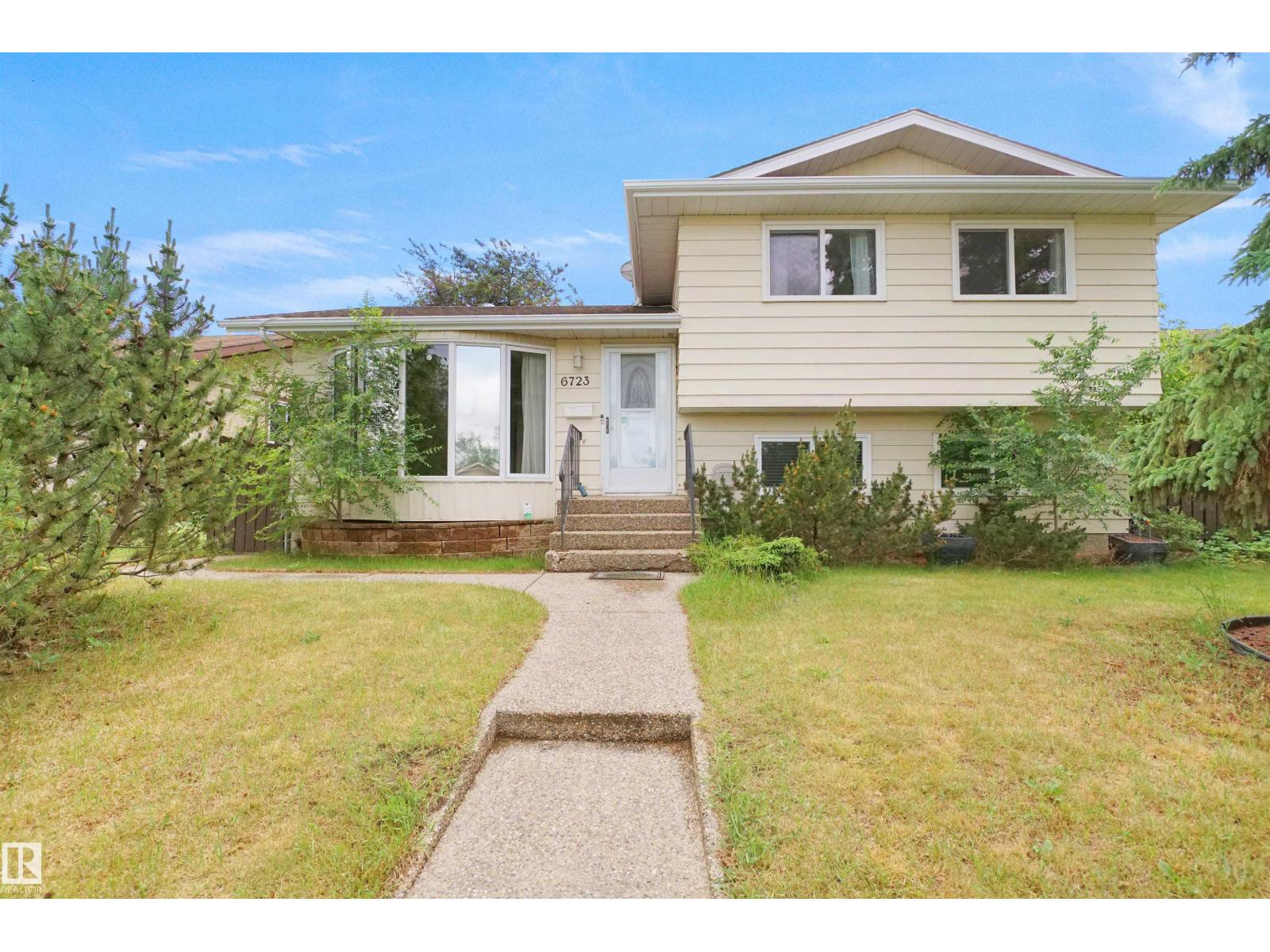 Photo 11 of 6723 40 Av Nw, Edmonton AB