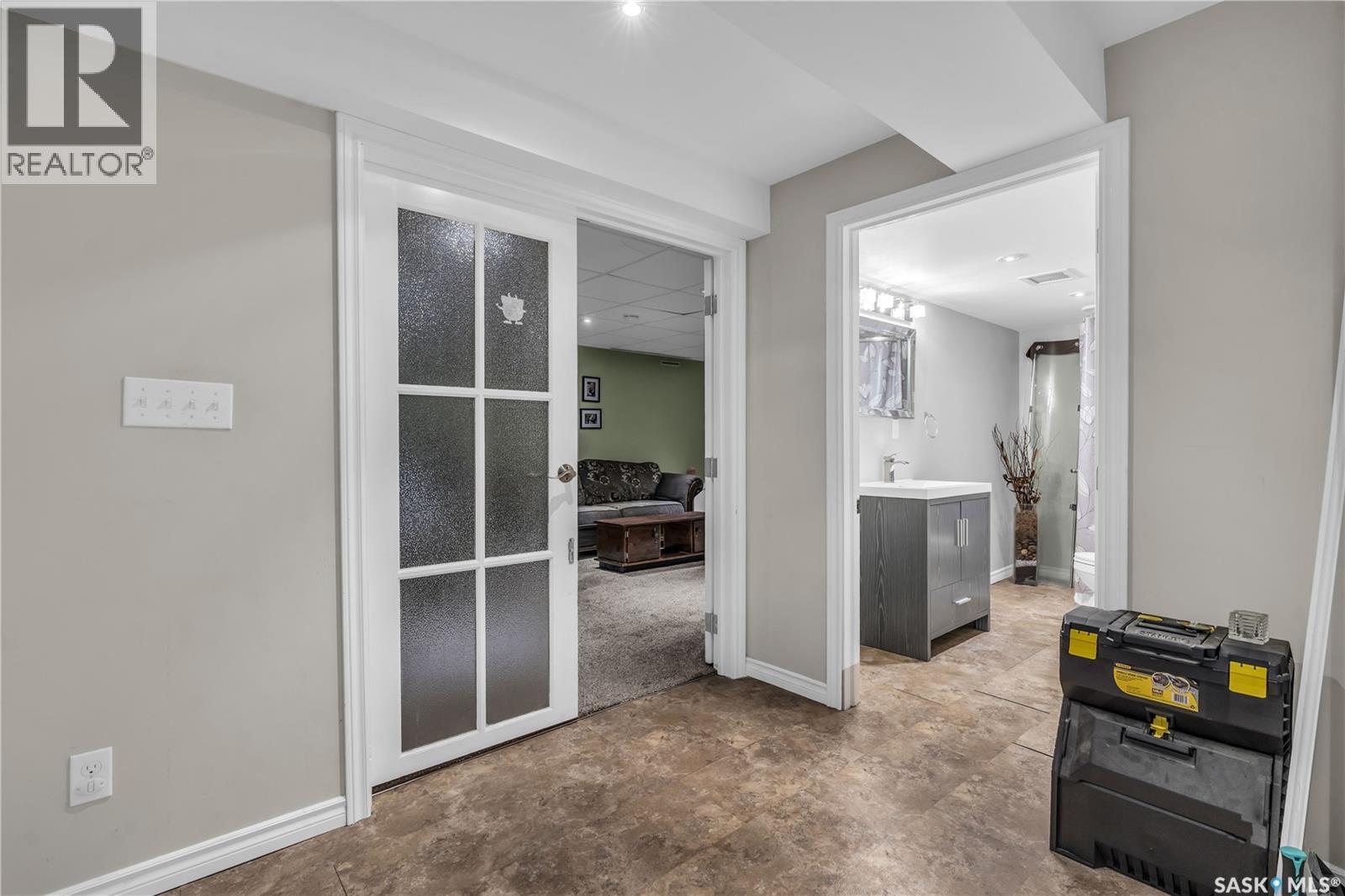 Photo 19 of 34 Scrivener Crescent, Regina SK