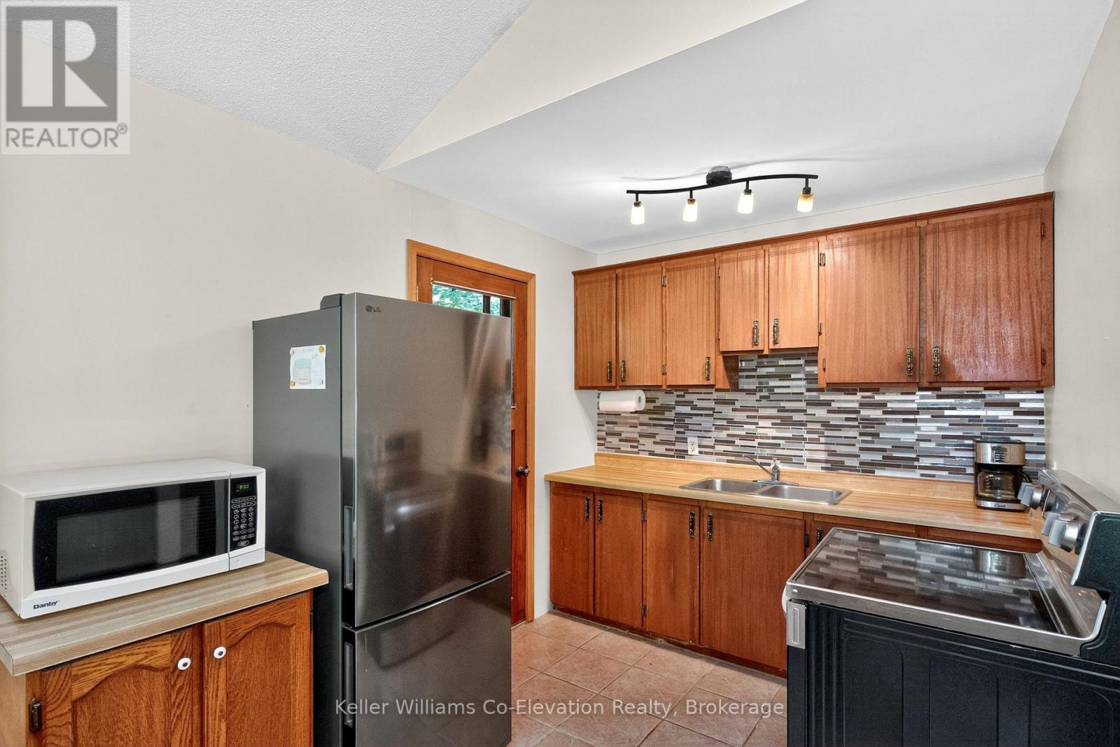 Photo 8 of 1700 Tiny Beaches Road N, Tiny ON