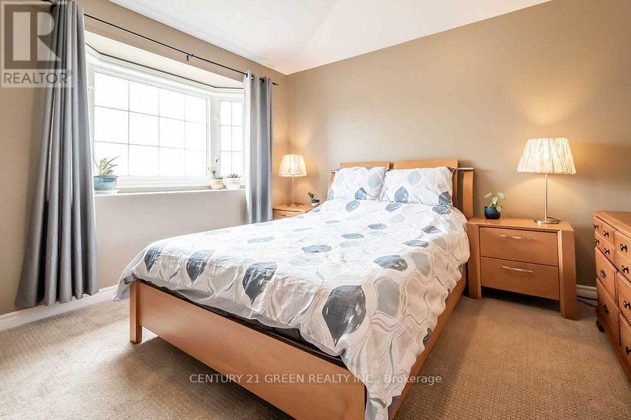 Photo 17 of 16 5080 Fairview Street, Burlington ON