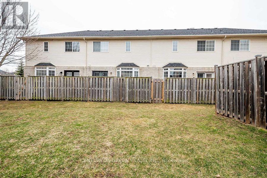 Photo 23 of 16 5080 Fairview Street, Burlington ON