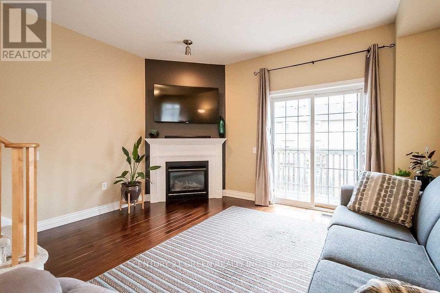 Photo 6 of 16 5080 Fairview Street, Burlington ON