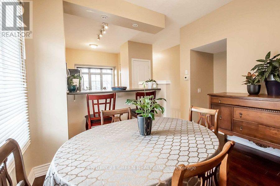 Photo 7 of 16 5080 Fairview Street, Burlington ON
