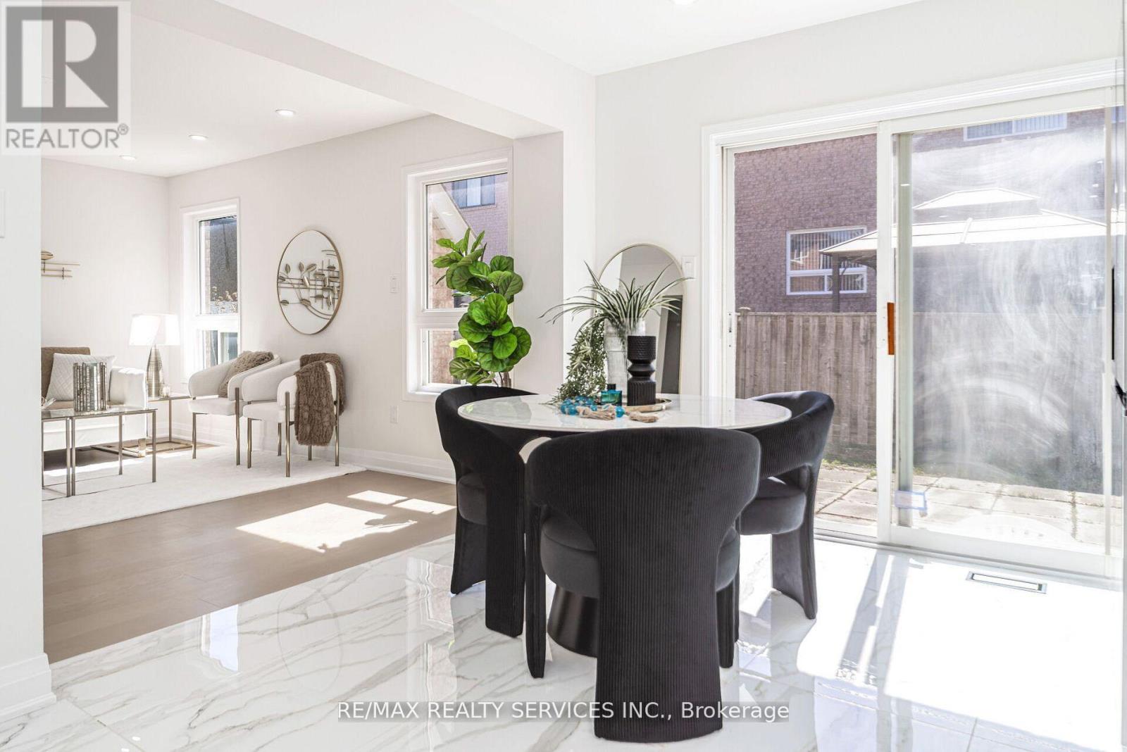 Photo 12 of 10 Linderwood Drive, Brampton ON