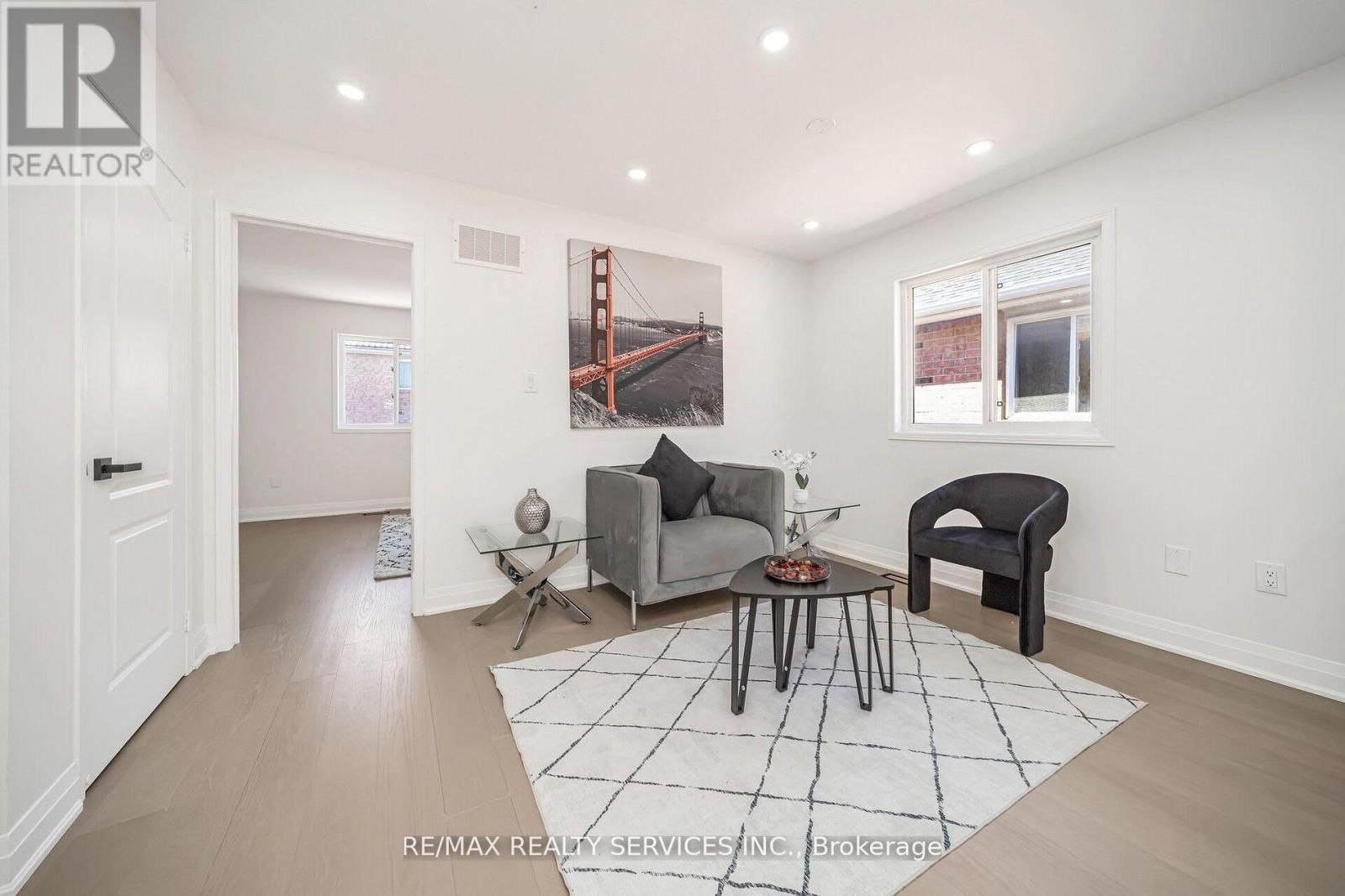 Photo 23 of 10 Linderwood Drive, Brampton ON