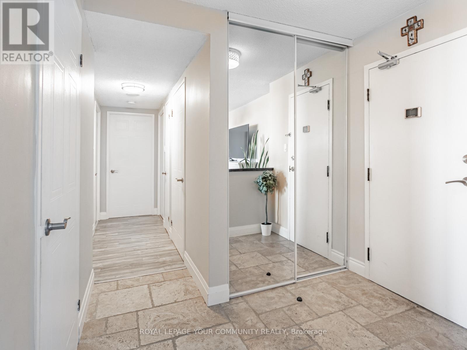 Photo 12 of 1806 350 Webb Drive, Mississauga ON