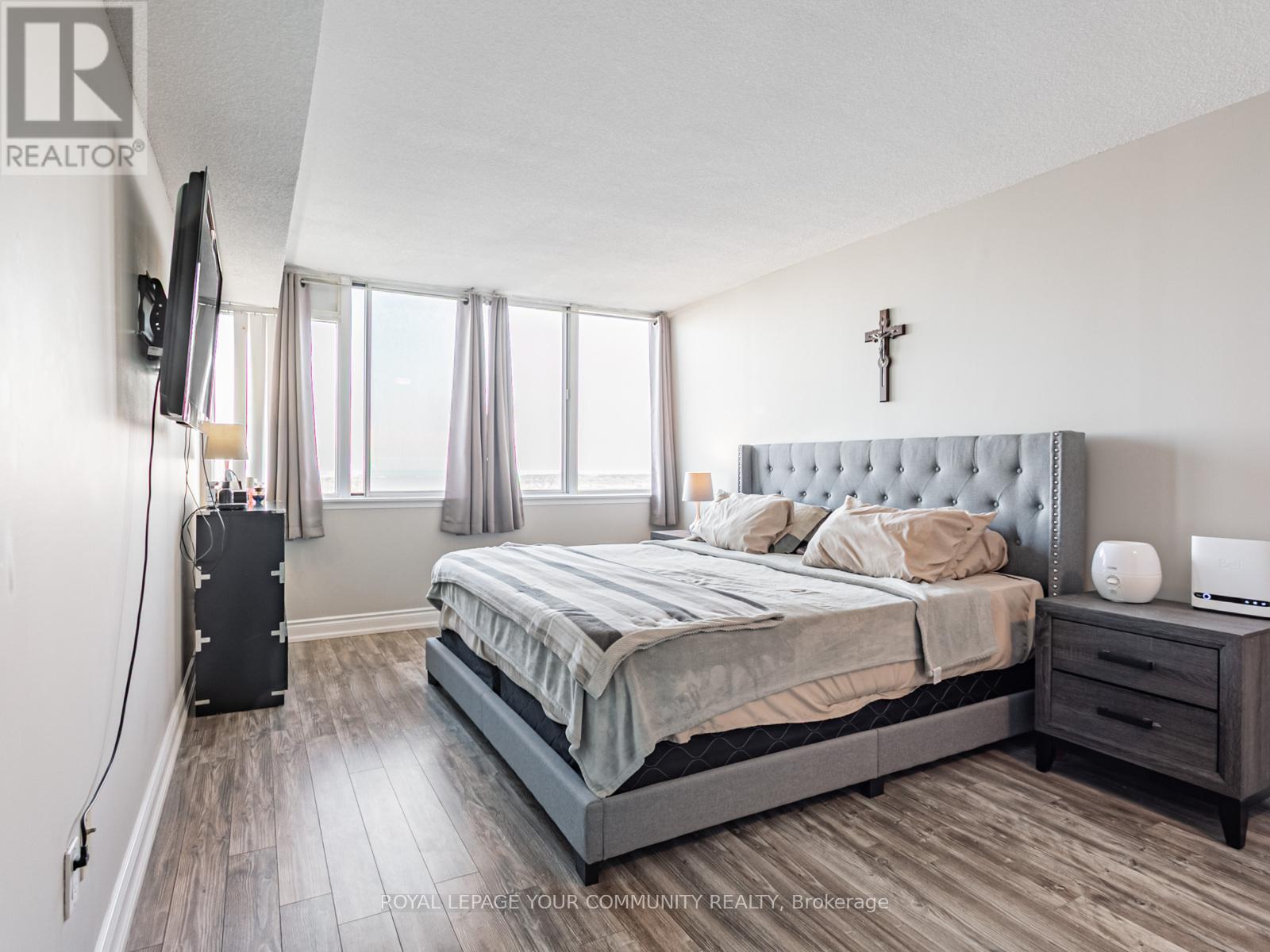 Photo 13 of 1806 350 Webb Drive, Mississauga ON