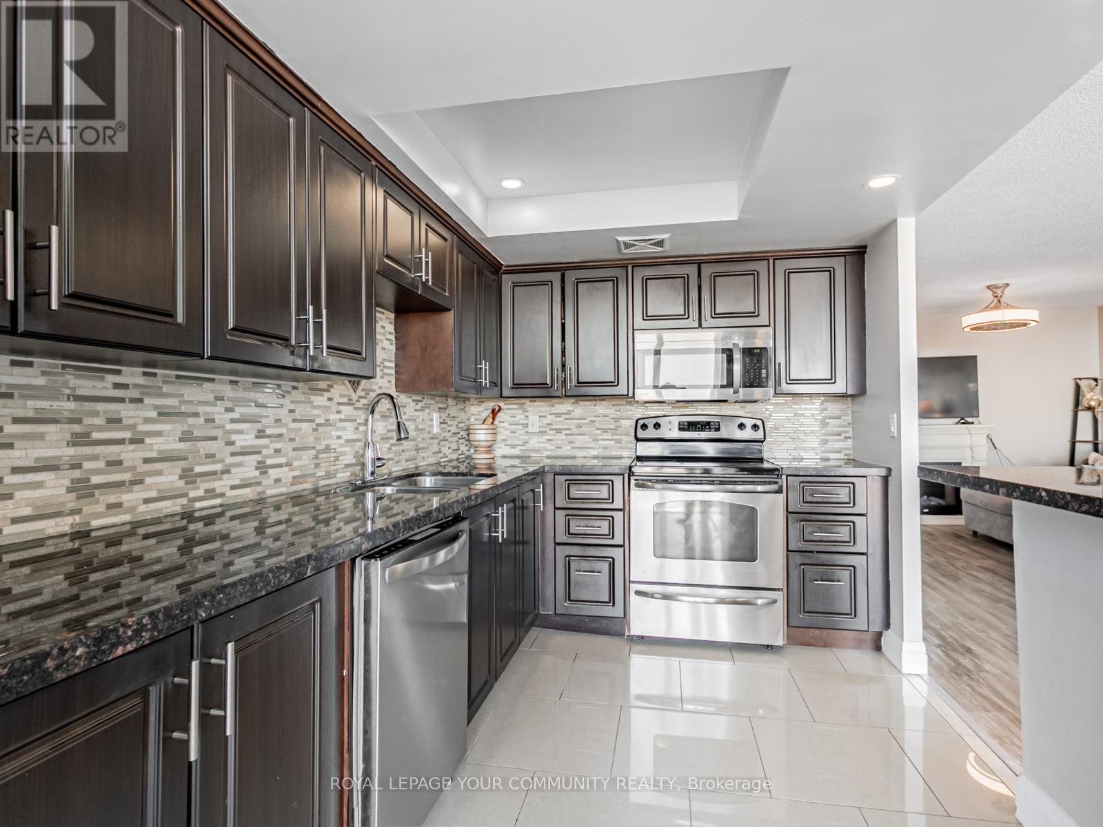 Photo 5 of 1806 350 Webb Drive, Mississauga ON