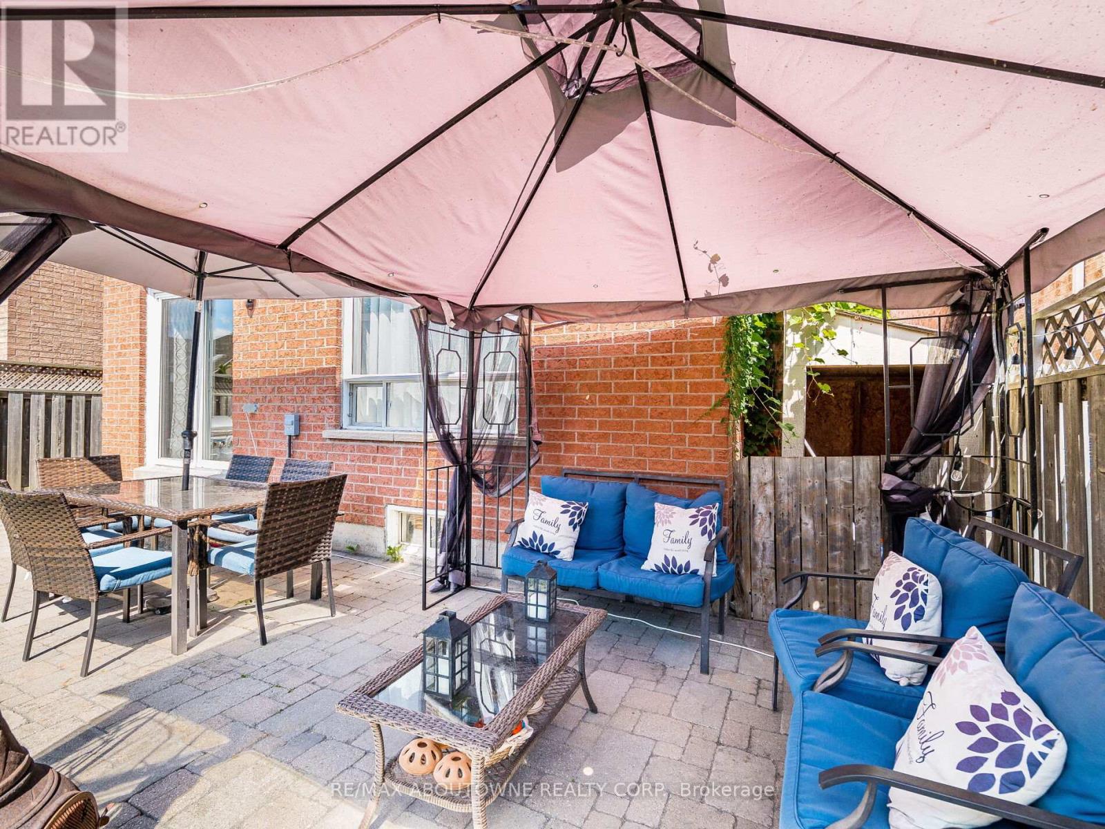 Photo 42 of 6284 Glen Meadows Road, Mississauga ON