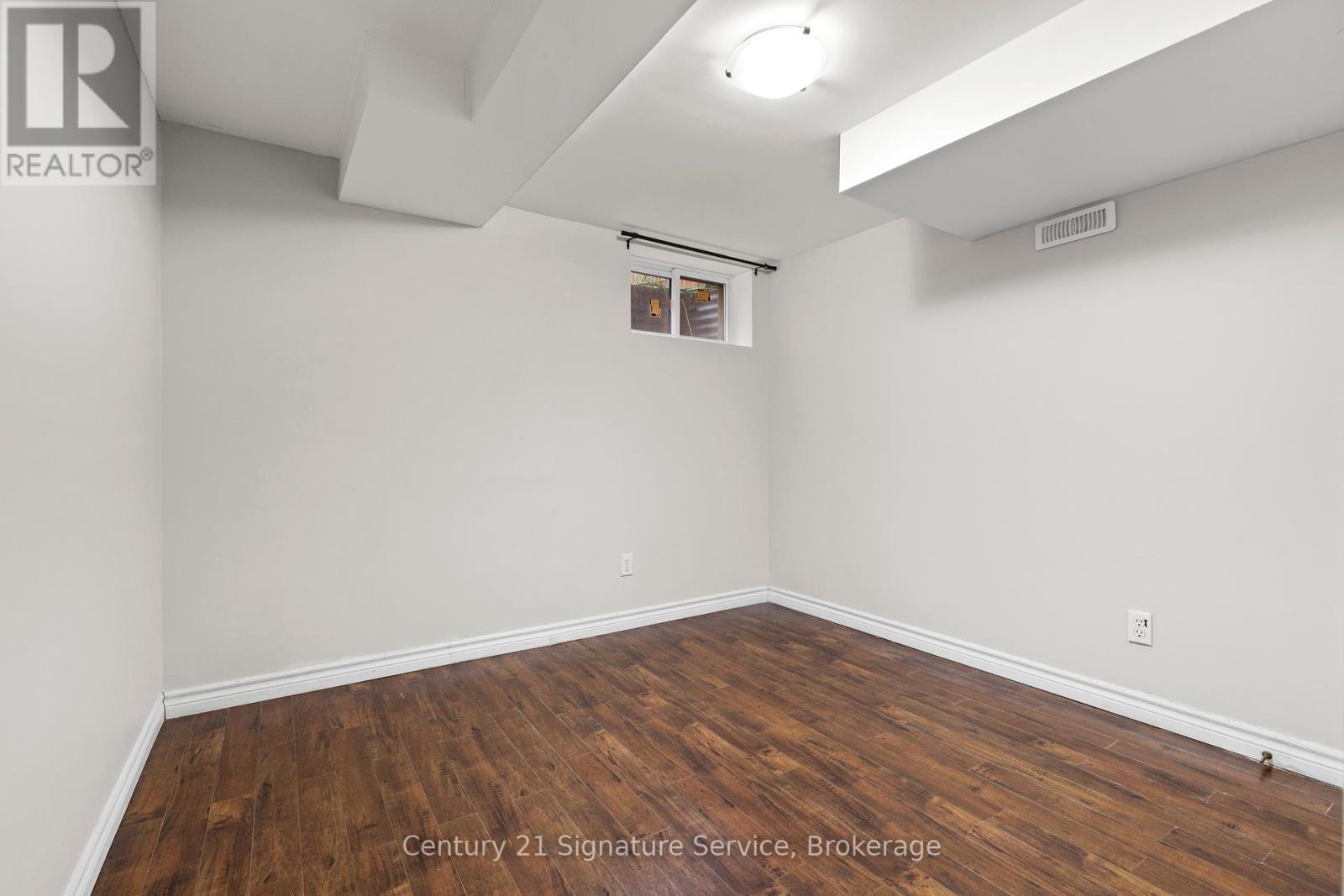 Photo 17 of 113 Mill Street N, Brampton ON