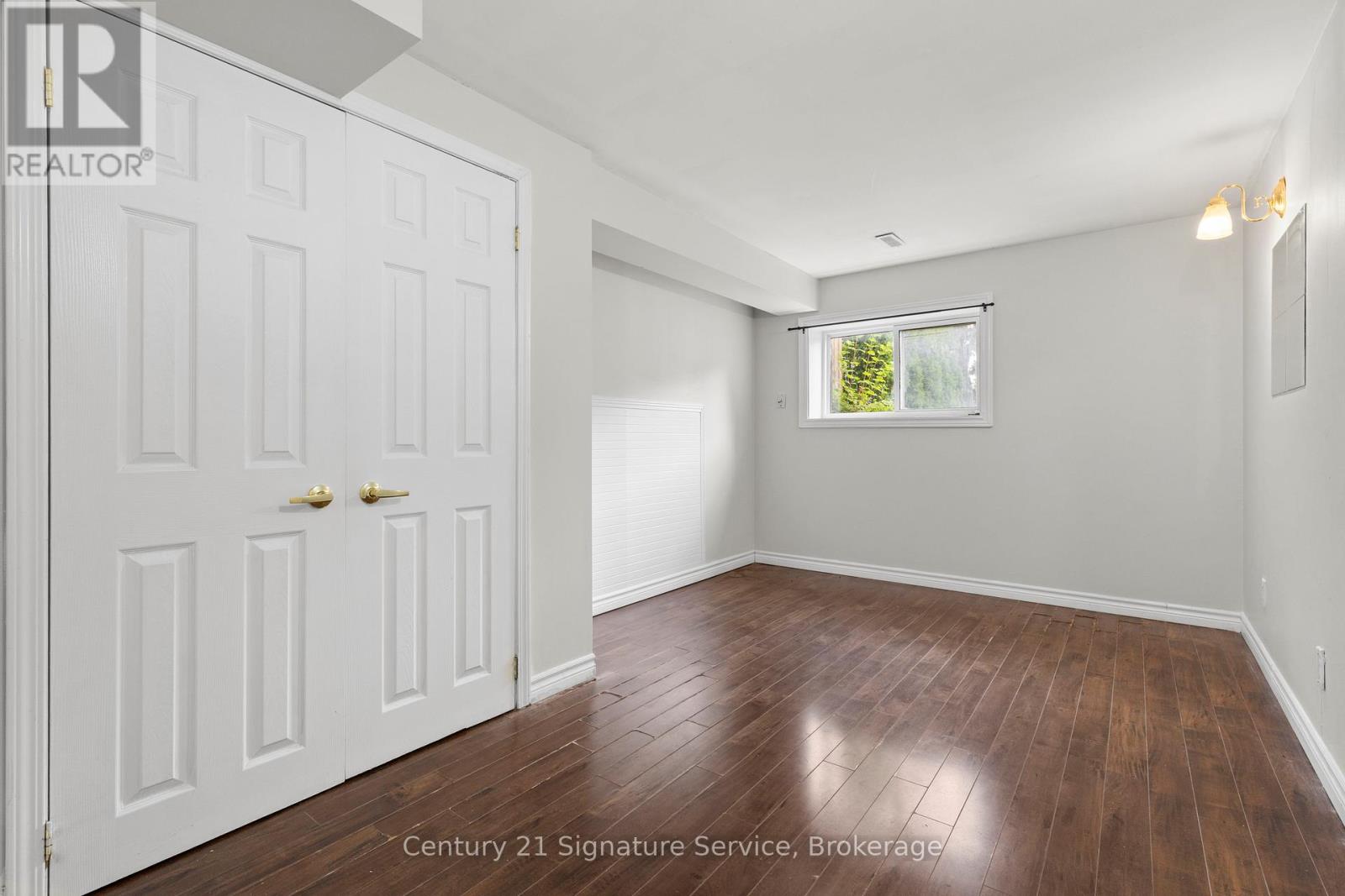 Photo 18 of 113 Mill Street N, Brampton ON