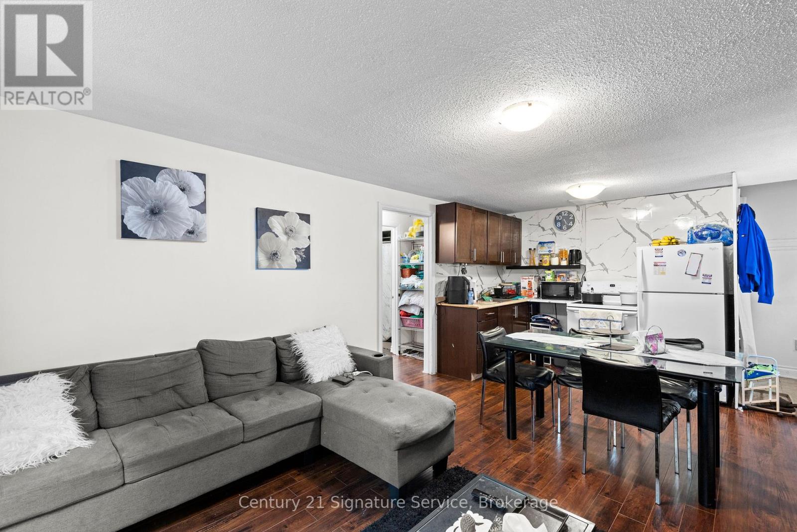 Photo 22 of 113 Mill Street N, Brampton ON