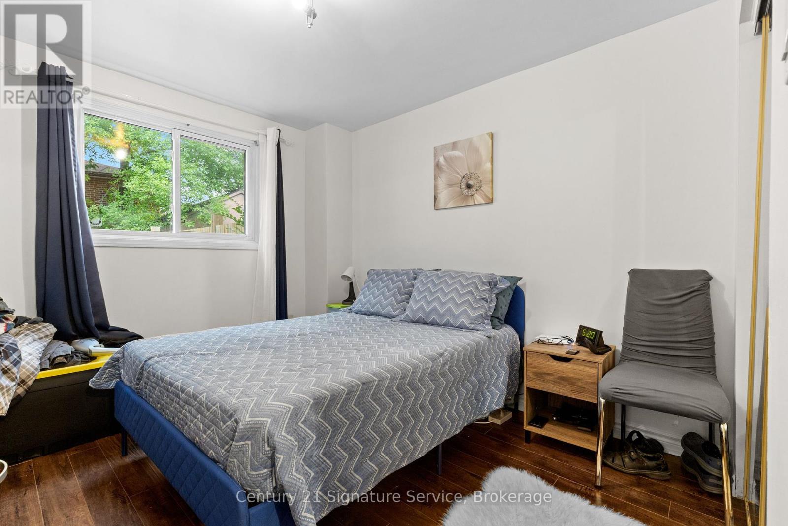 Photo 23 of 113 Mill Street N, Brampton ON