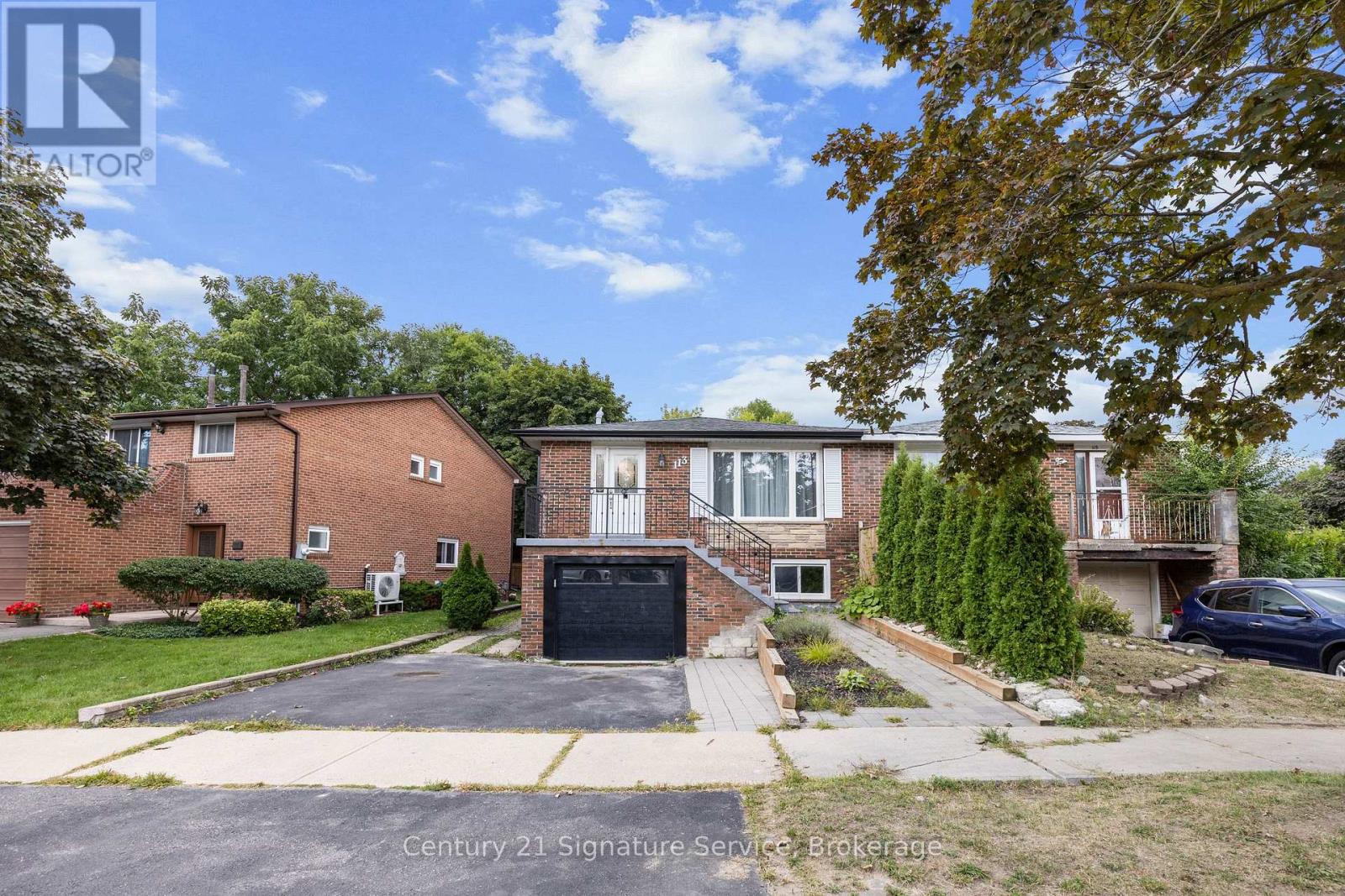 Photo 4 of 113 Mill Street N, Brampton ON