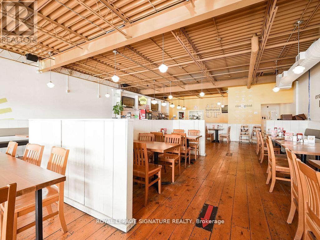 Photo 6 of 10 A 1375 Southdown Road, Mississauga ON